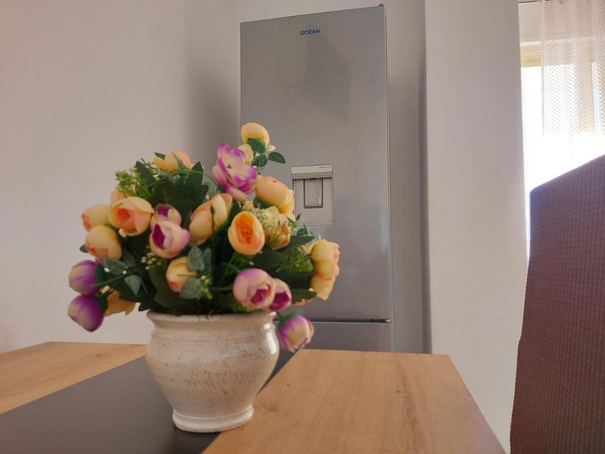 Bral Apartment 7 - Two-Bedroom With Seaview Durrës Exteriör bild