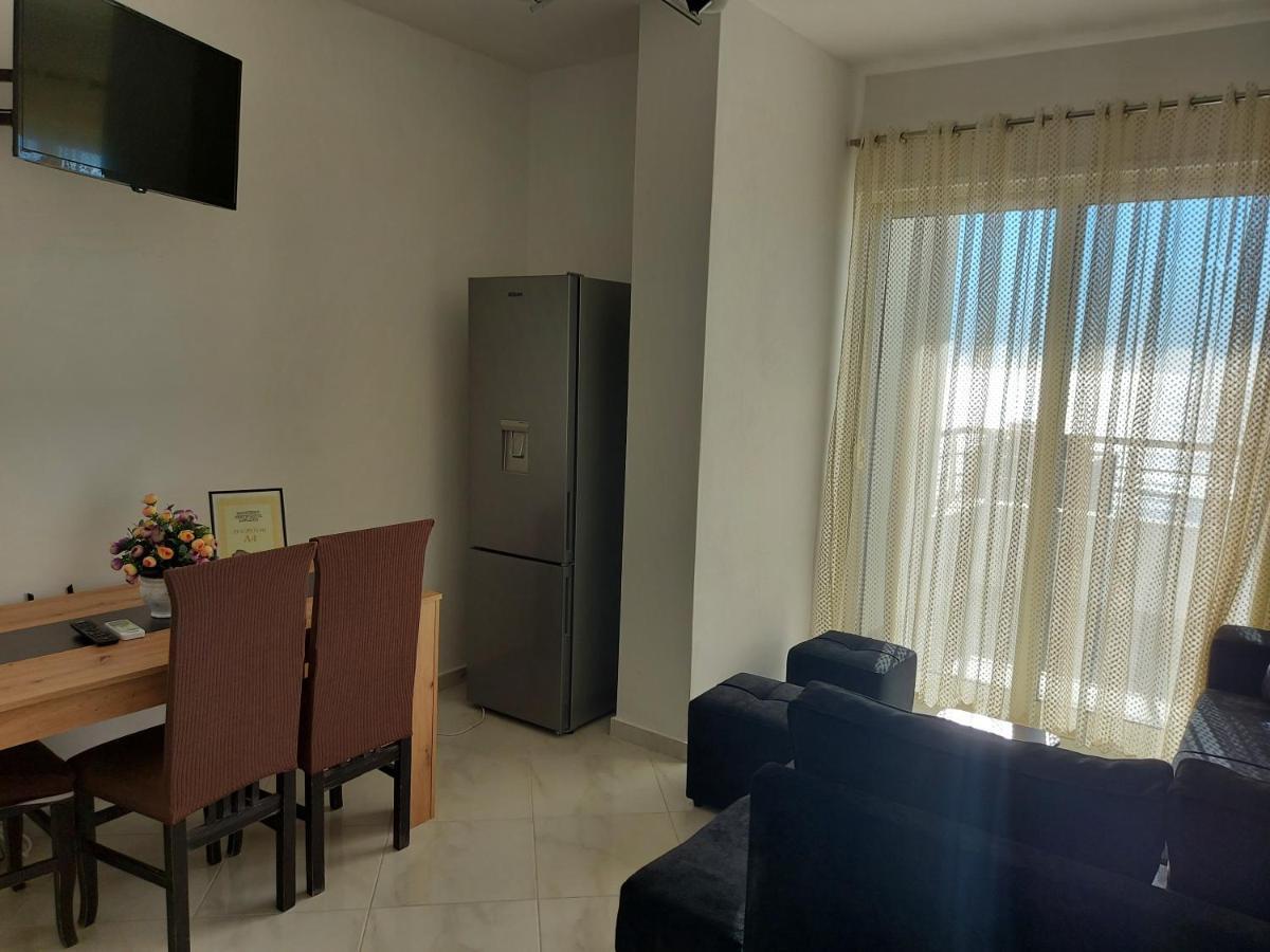 Bral Apartment 7 - Two-Bedroom With Seaview Durrës Exteriör bild