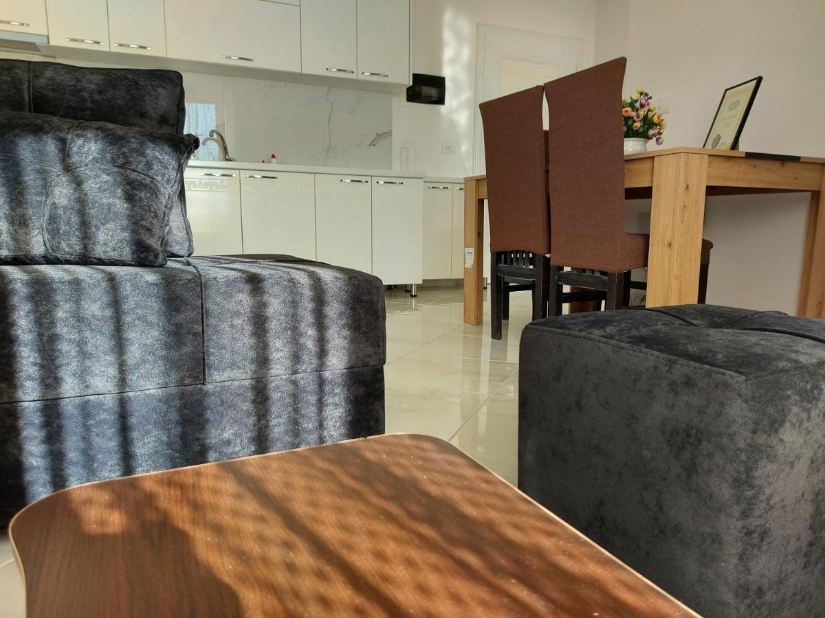 Bral Apartment 7 - Two-Bedroom With Seaview Durrës Exteriör bild