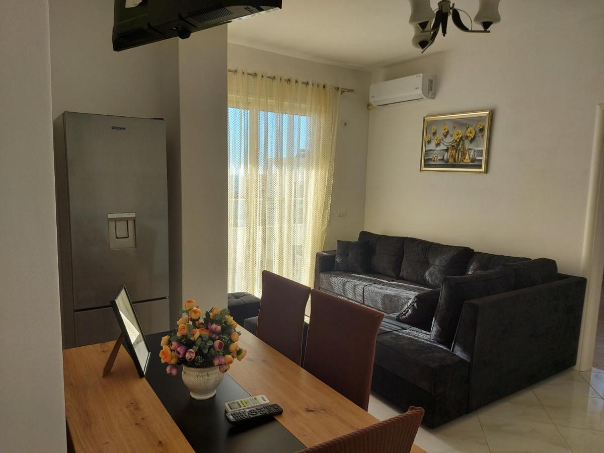 Bral Apartment 7 - Two-Bedroom With Seaview Durrës Exteriör bild