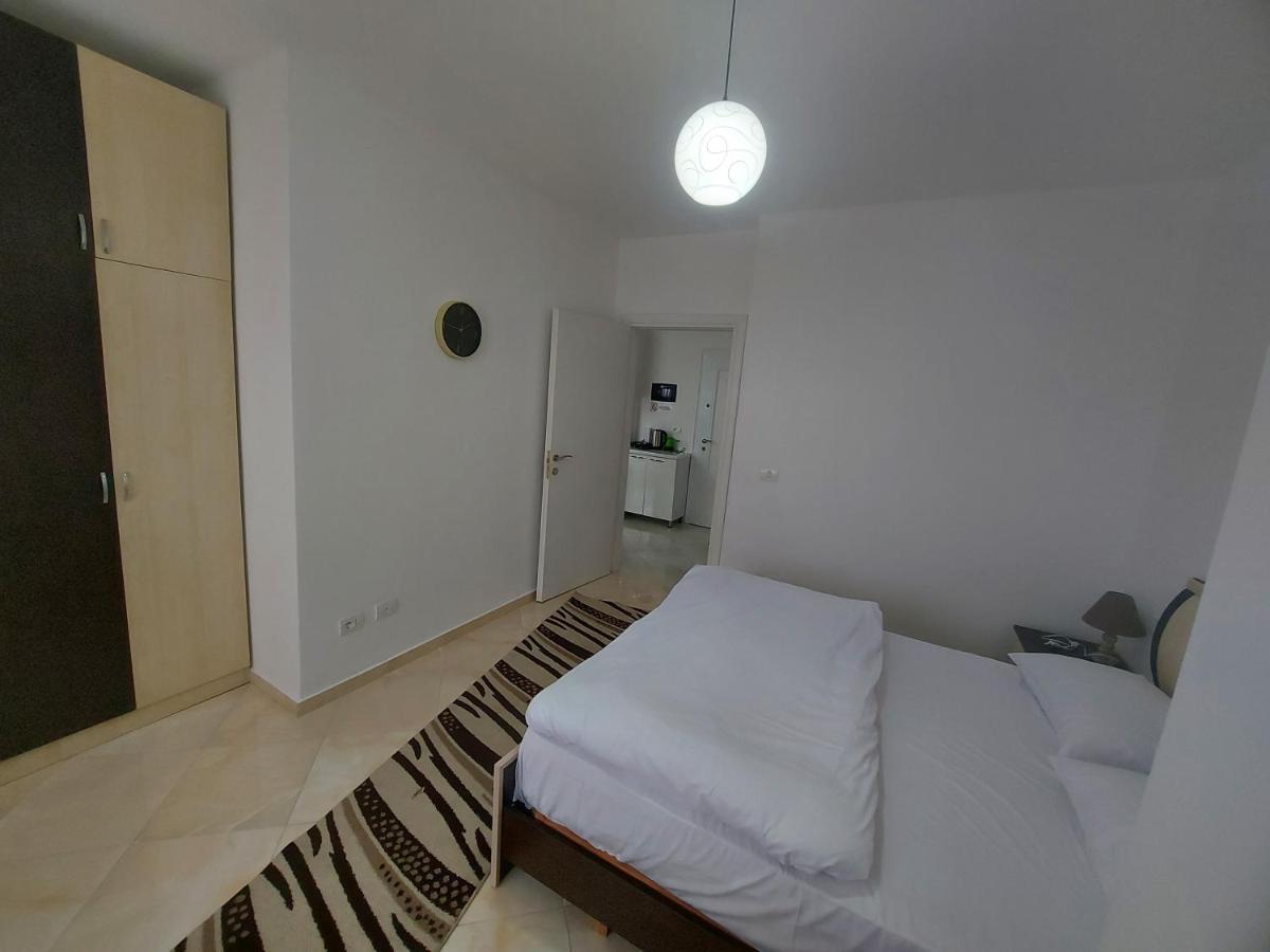 Bral Apartment 7 - Two-Bedroom With Seaview Durrës Exteriör bild