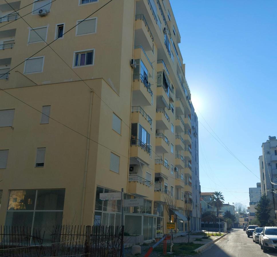 Bral Apartment 7 - Two-Bedroom With Seaview Durrës Exteriör bild