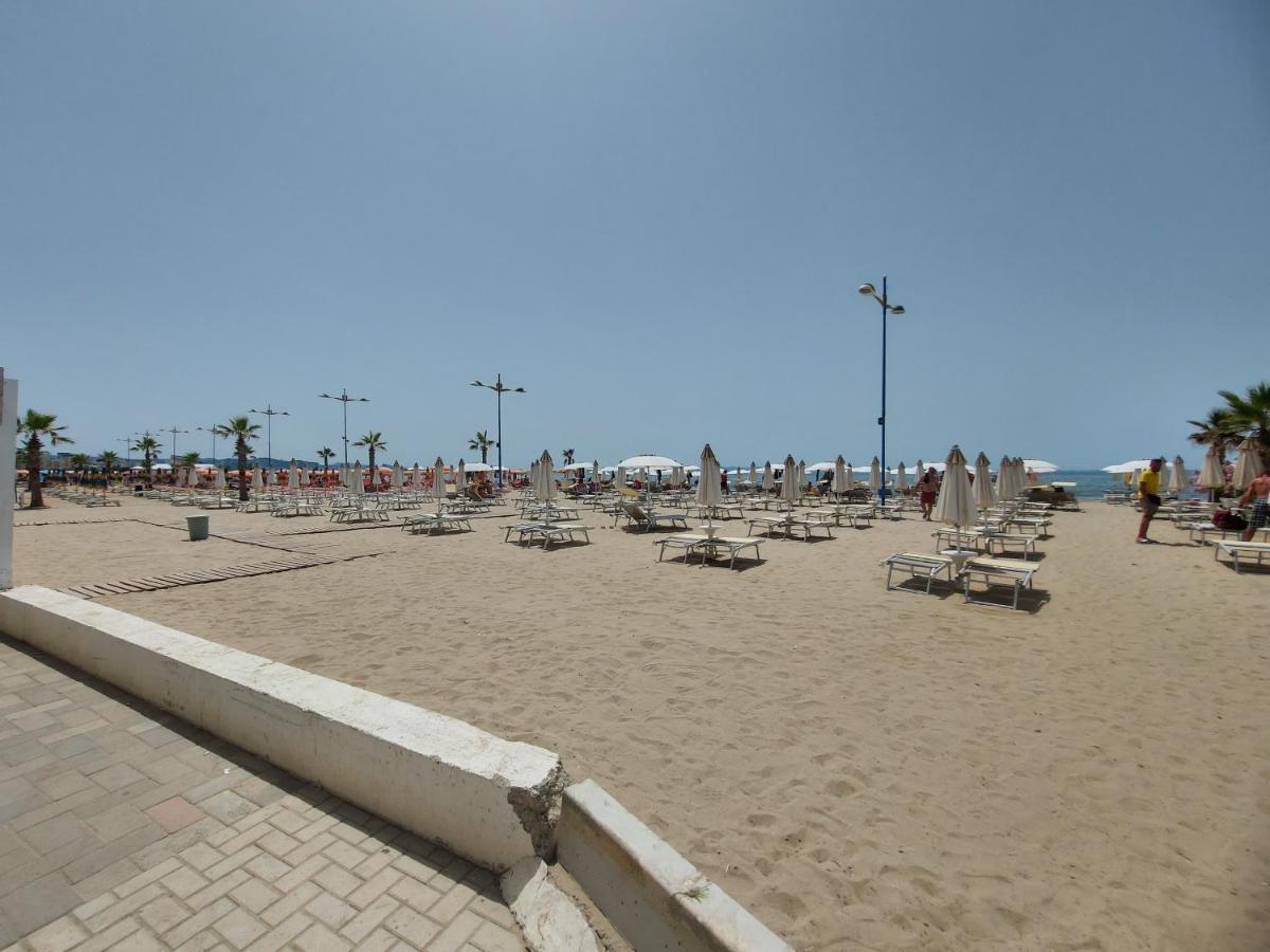 Bral Apartment 7 - Two-Bedroom With Seaview Durrës Exteriör bild