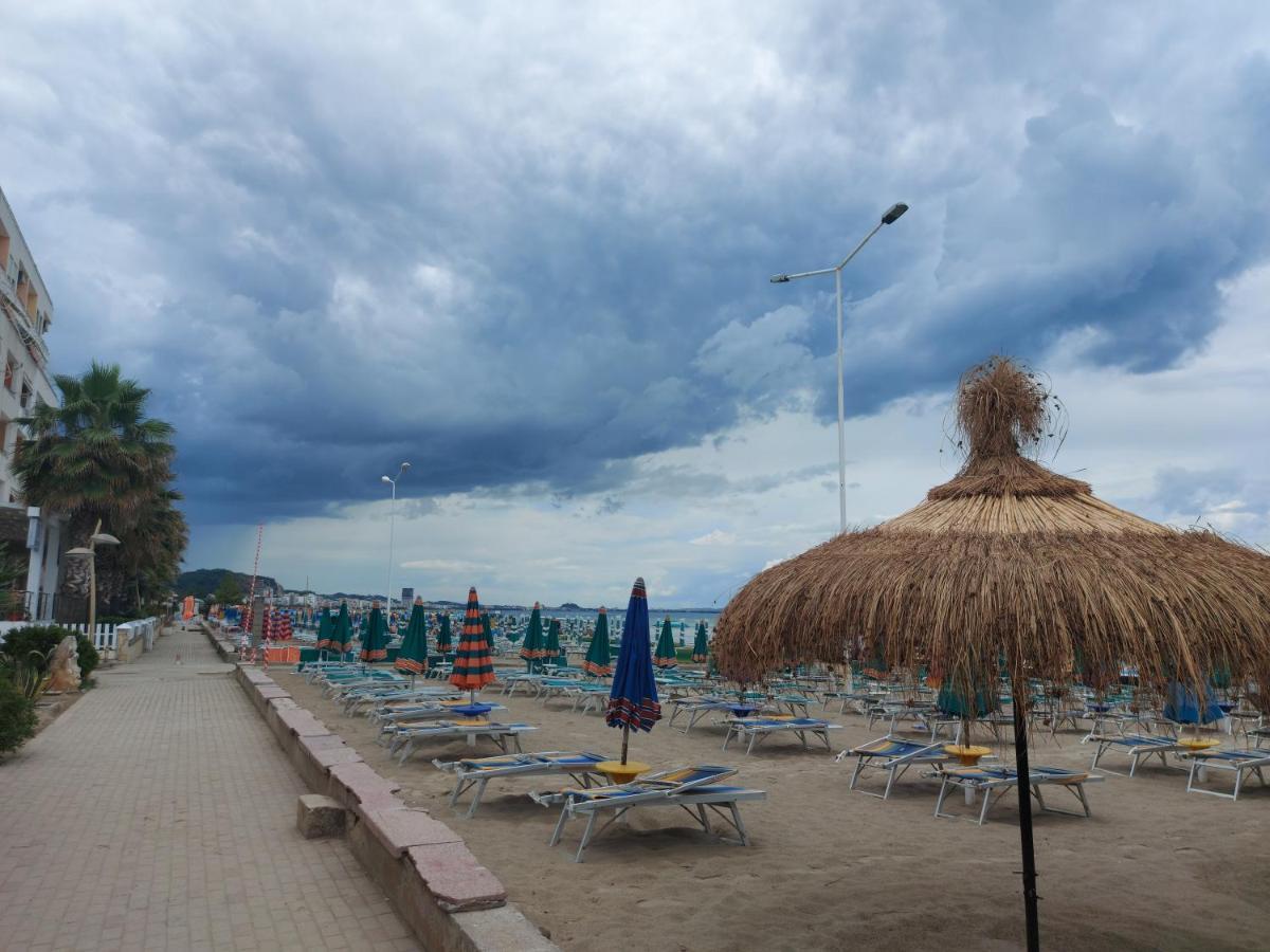 Bral Apartment 7 - Two-Bedroom With Seaview Durrës Exteriör bild